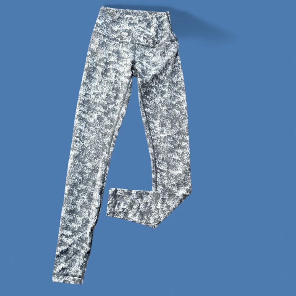 Lululemon Gray & White Watercolor Pattern Leggings